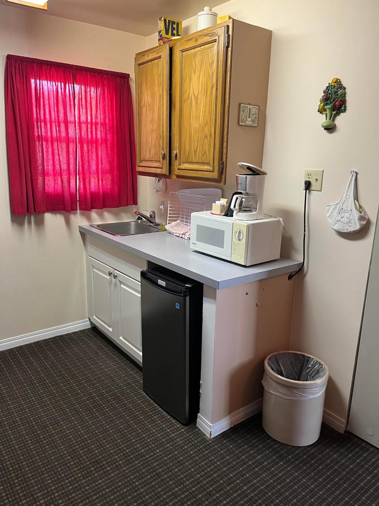 Bluebird Motel Claresholm Extérieur photo